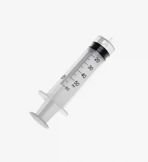 Seringue 50 ml à embout stérile, idéale pour des applications médicales avec raccord sécurisé